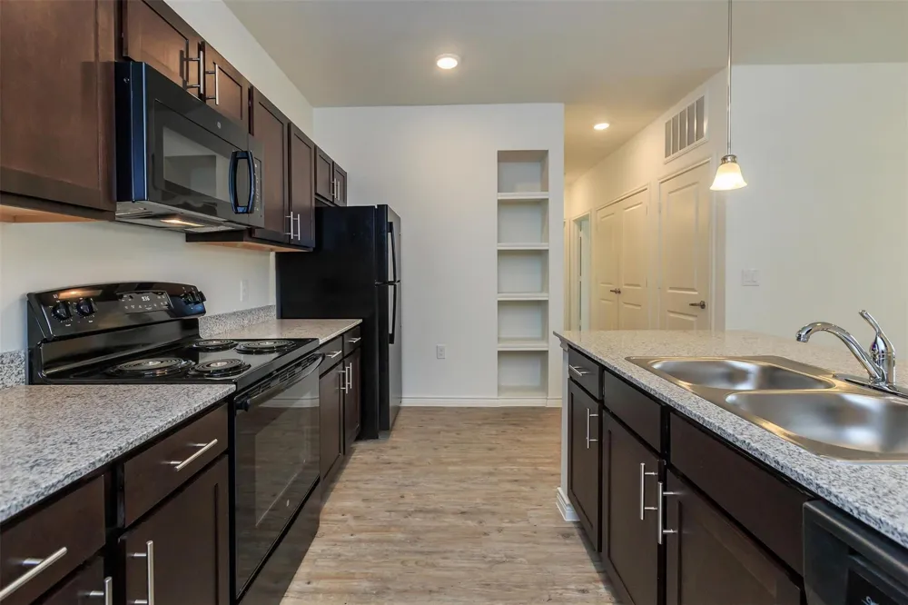 5712 Azle Avenue Fort Worth, TX 76106