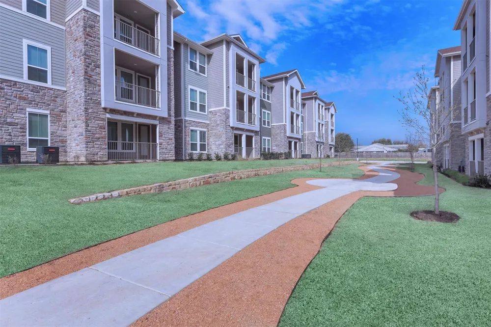 5712 Azle Avenue Fort Worth, TX 76106