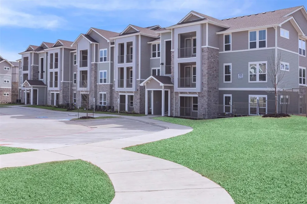 5712 Azle Avenue Fort Worth, TX 76106