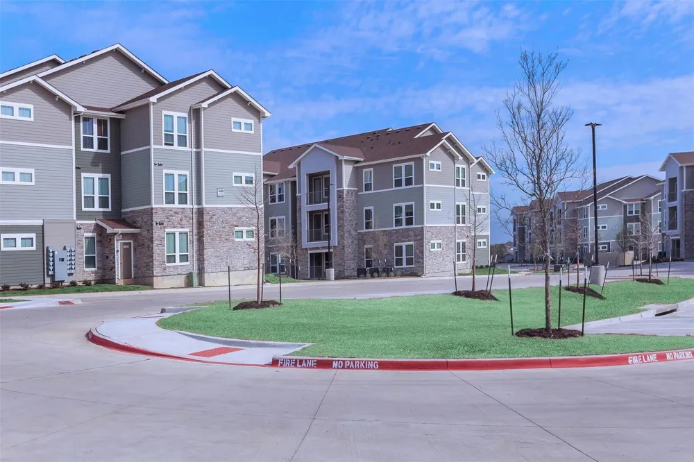 5712 Azle Avenue Fort Worth, TX 76106