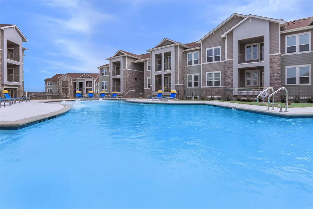 5712 Azle Avenue Fort Worth, TX 76106