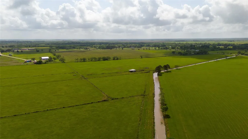 3448 Belton Lane Anahuac, TX 77514