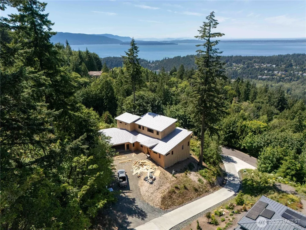 1697 Chuckanut Crest Drive Bellingham, WA 98229