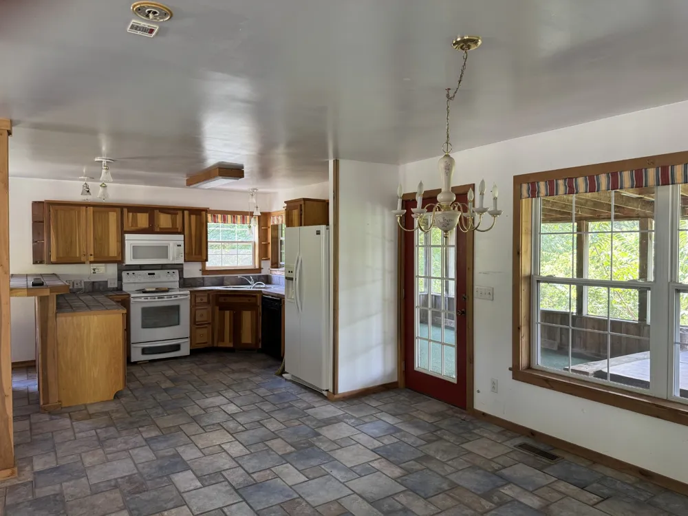 11175 Highway 147 Stewart, TN 37175