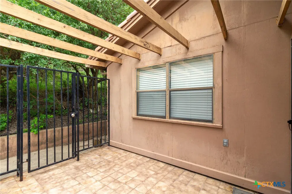 821 Old Ranch Road 12 San Marcos, TX 78666