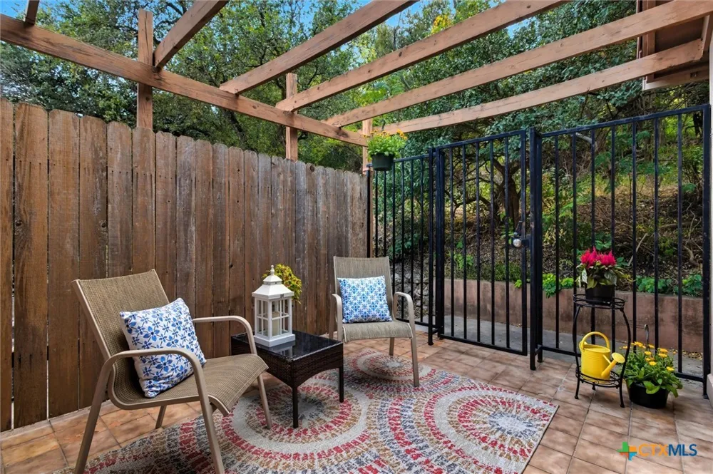 821 Old Ranch Road 12 San Marcos, TX 78666