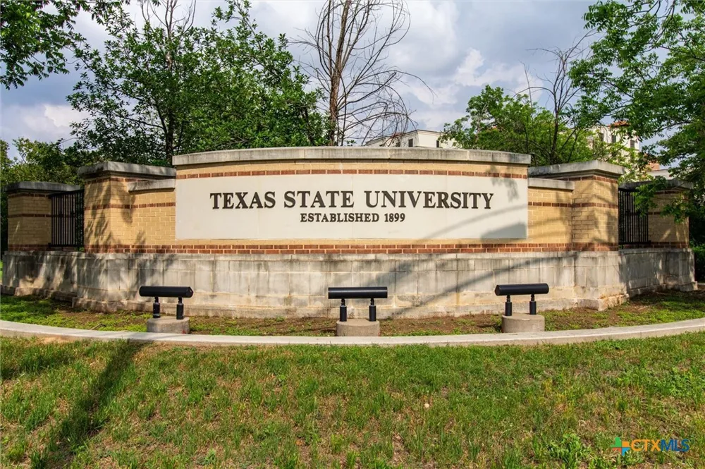 821 Old Ranch Road 12 San Marcos, TX 78666