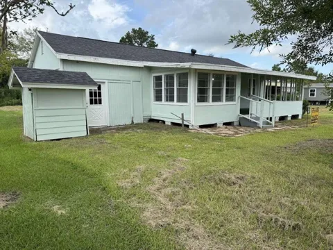 122 S Circle Drive