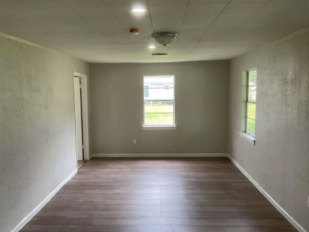 122 S Circle Drive Liverpool, TX 77577