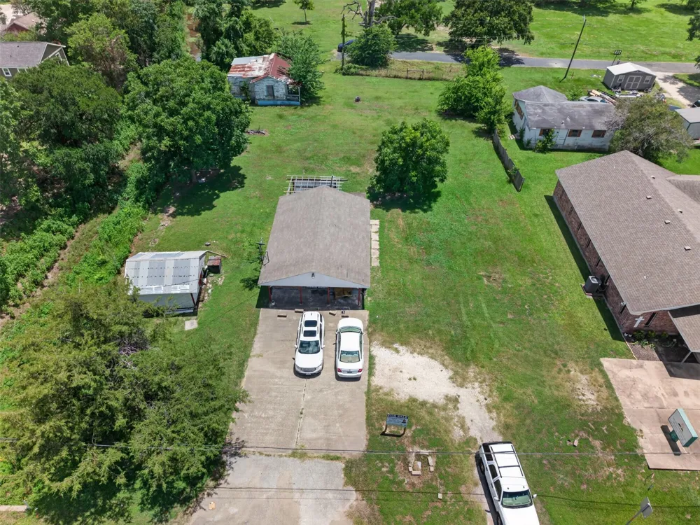 611 Florida Street Navasota, TX 77868