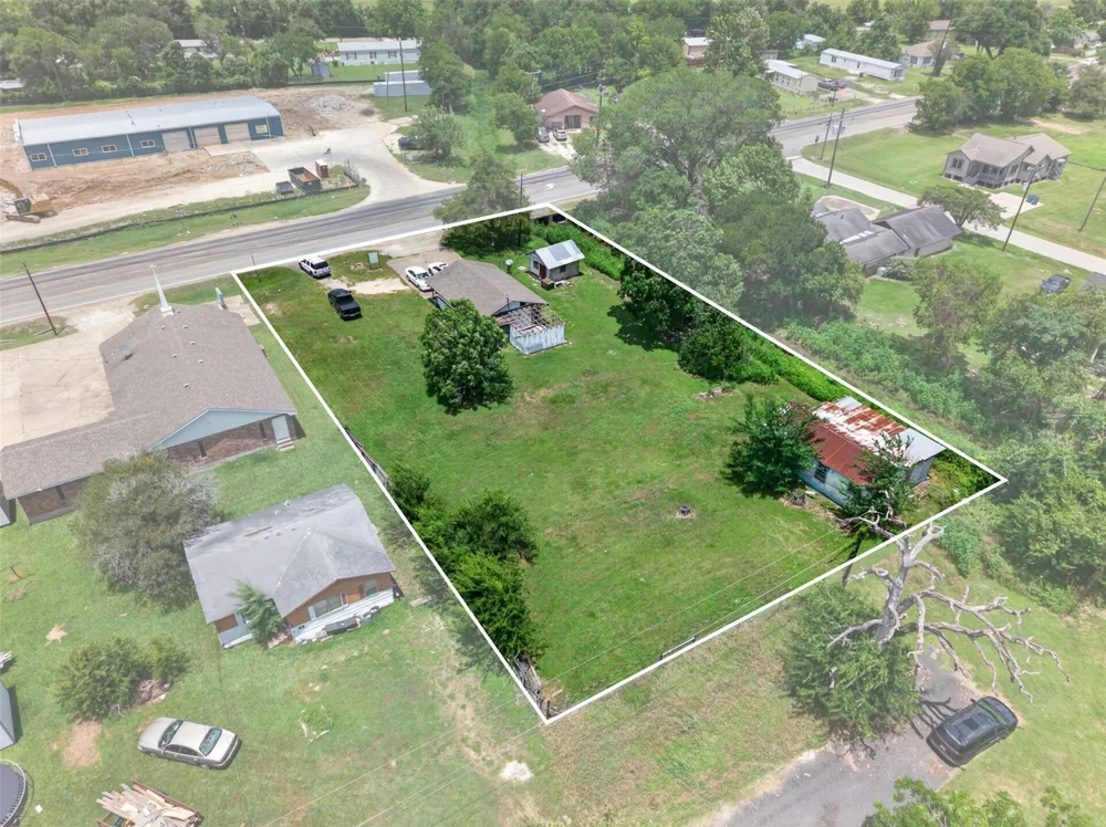 611 Florida Street Navasota, TX 77868