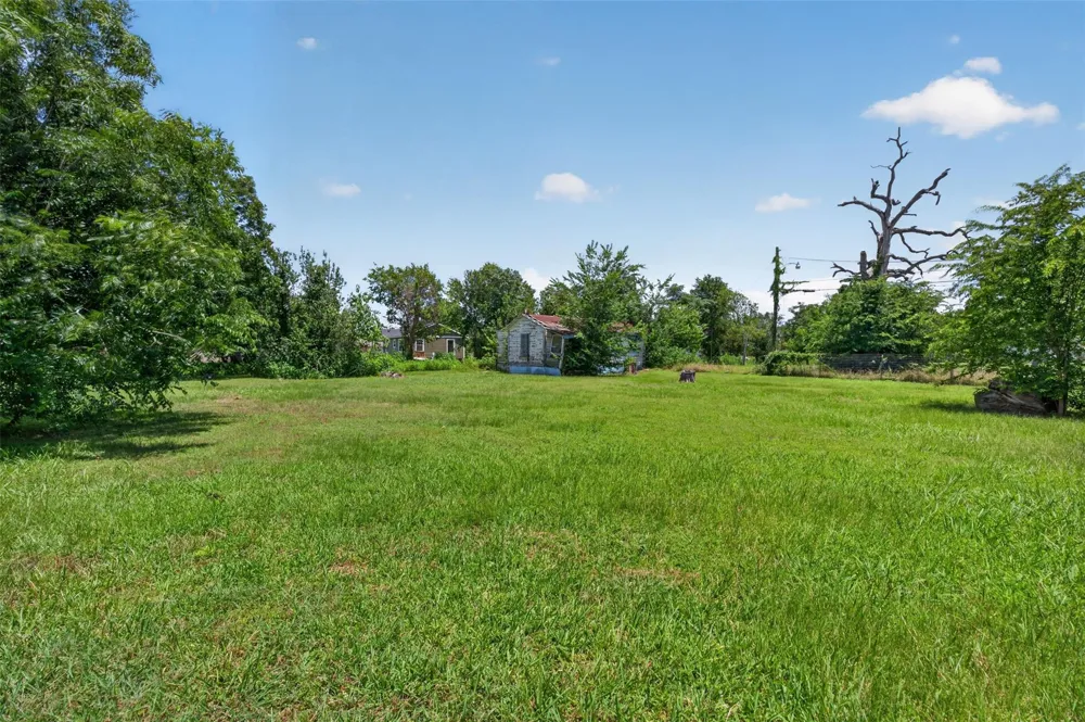 611 Florida Street Navasota, TX 77868