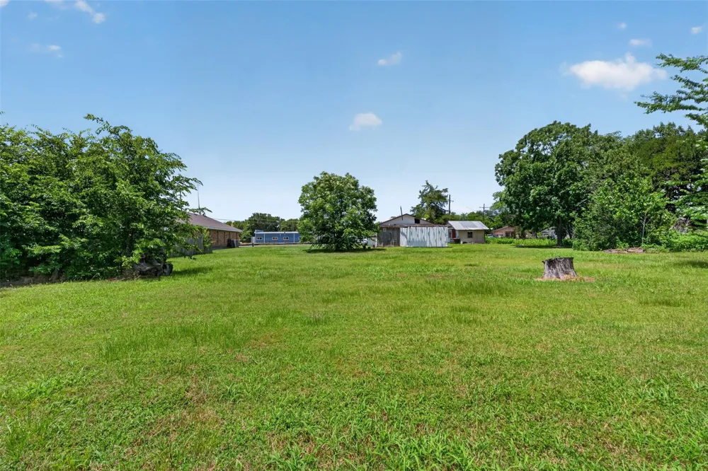611 Florida Street Navasota, TX 77868
