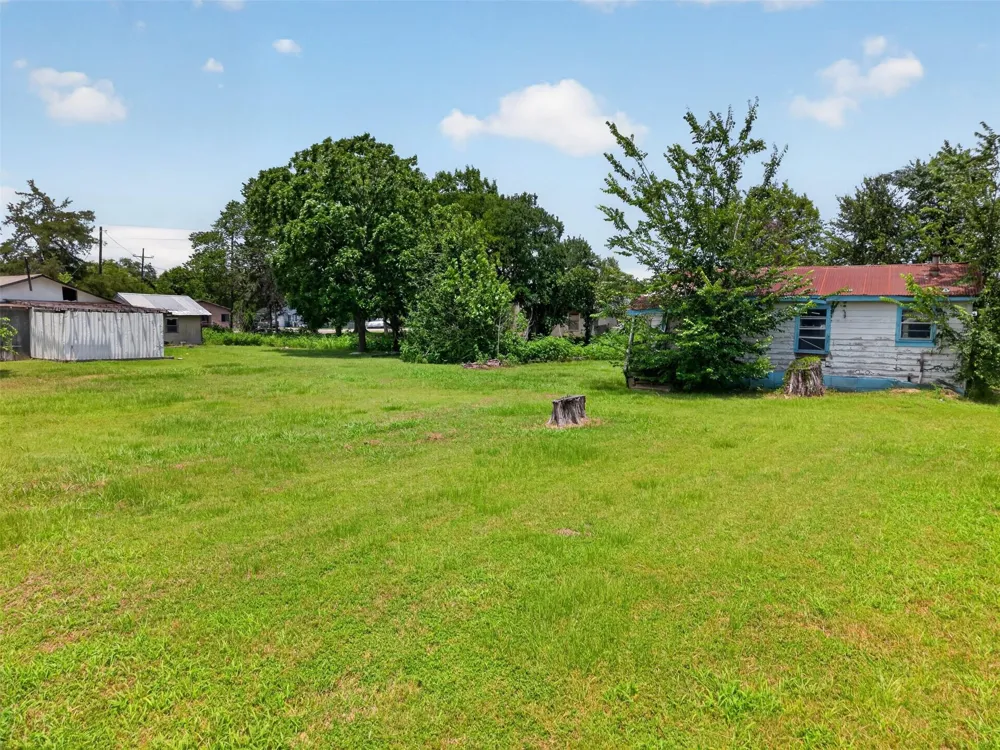 611 Florida Street Navasota, TX 77868