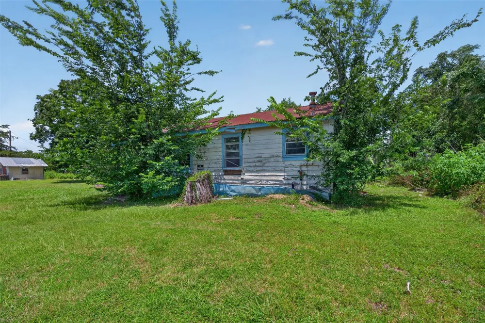 611 Florida Street Navasota, TX 77868