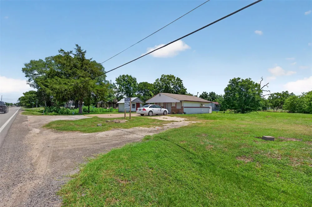 611 Florida Street Navasota, TX 77868