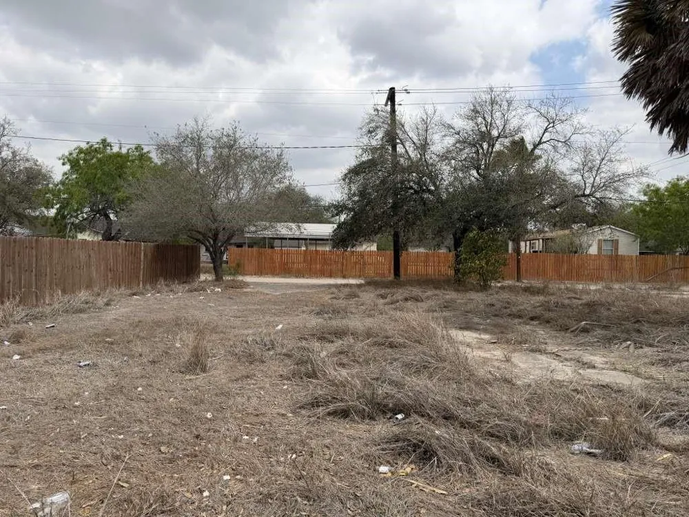 408 W Edward Street Falfurrias, TX 78355