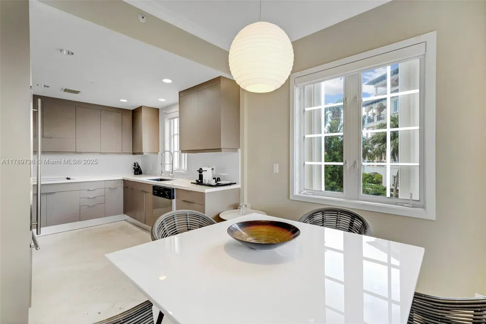 19227 Fisher Island Dr #19227 Miami Beach, FL 33109