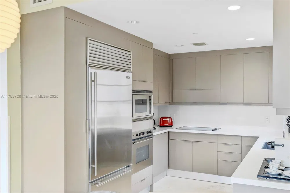 19227 Fisher Island Dr #19227 Miami Beach, FL 33109