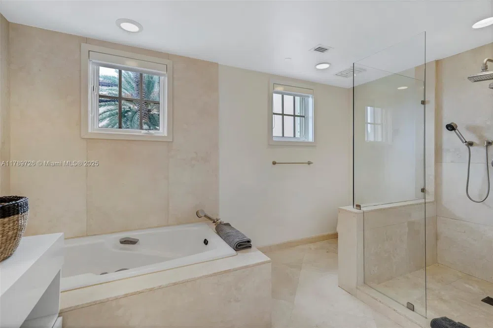 19227 Fisher Island Dr #19227 Miami Beach, FL 33109