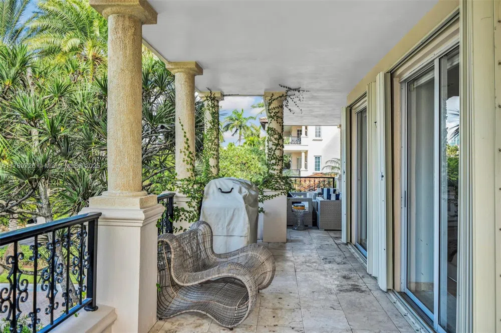 19227 Fisher Island Dr #19227 Miami Beach, FL 33109