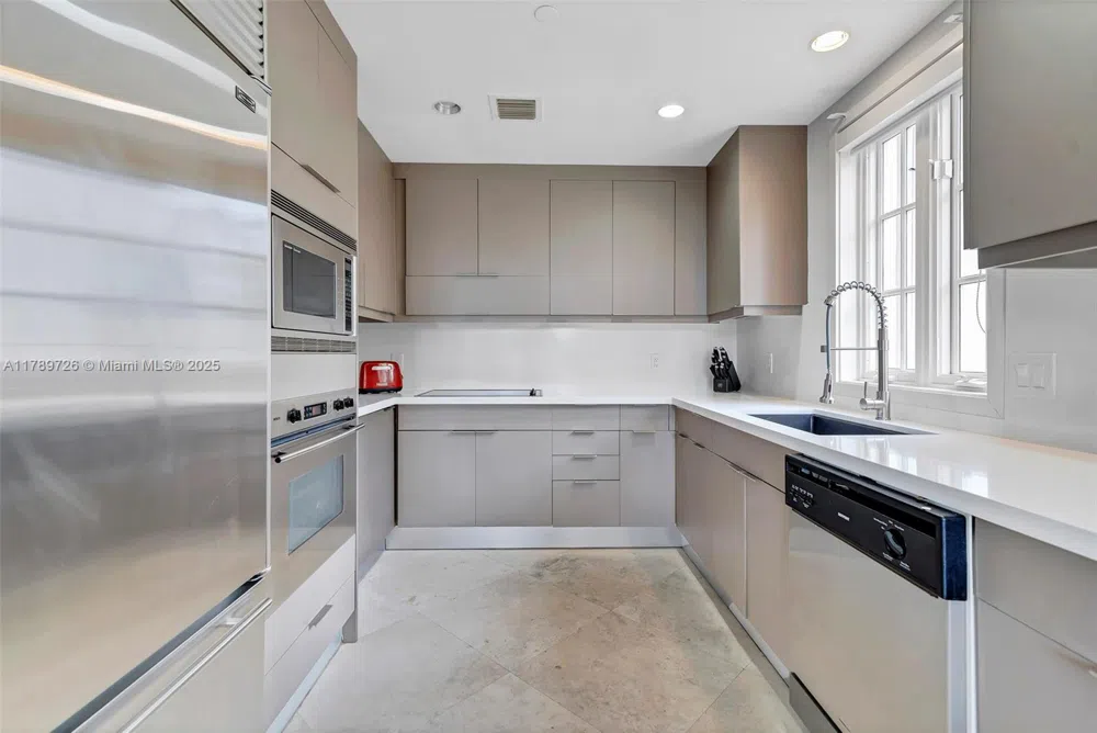 19227 Fisher Island Dr #19227 Miami Beach, FL 33109