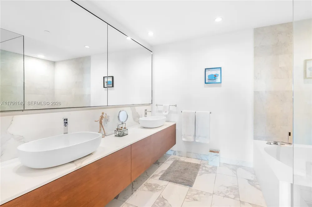 10201 Collins Ave #605 Bal Harbour, FL 33154