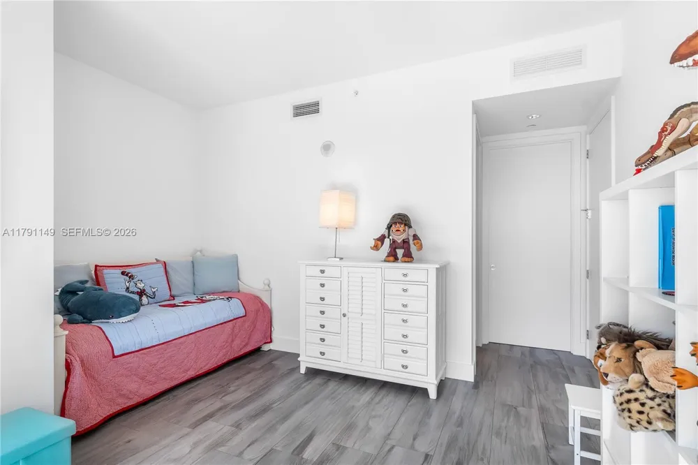 10201 Collins Ave #605 Bal Harbour, FL 33154