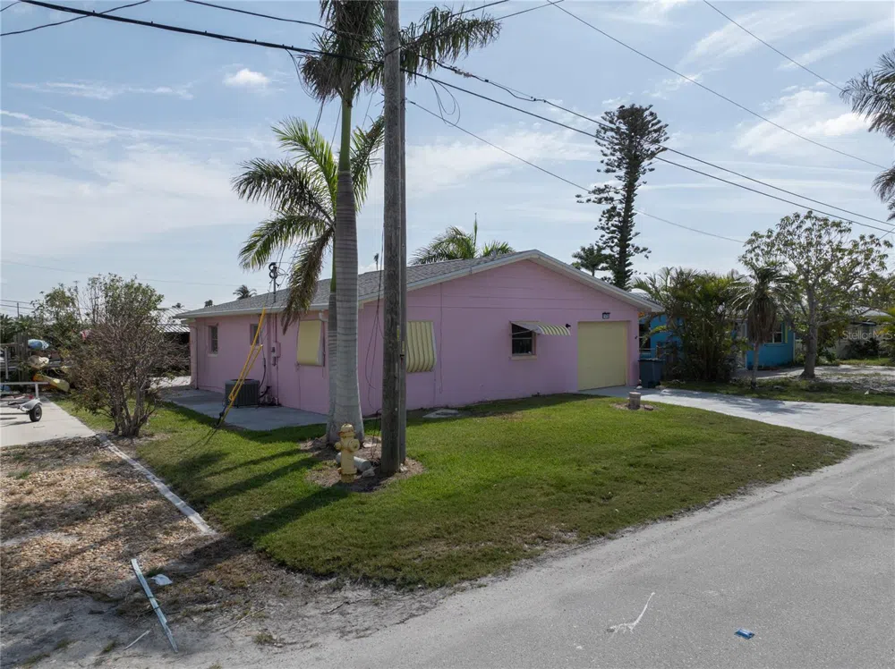 11476 MAY STREET Matlacha, FL 33993
