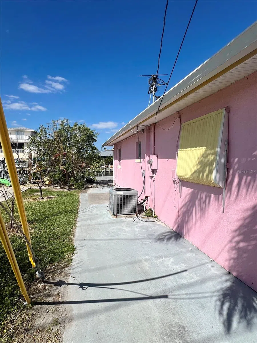 11476 MAY STREET Matlacha, FL 33993