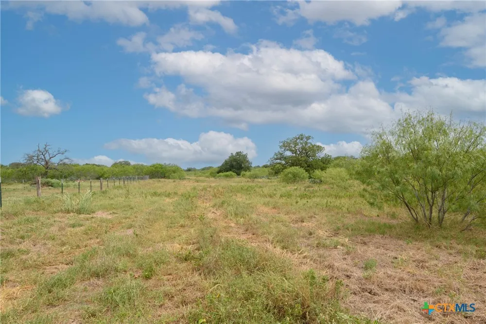 County Rd 465 W Gonzales, TX 78629