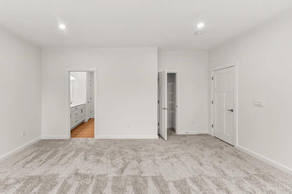 8729 Deer Glen Court Miami, OH 45002