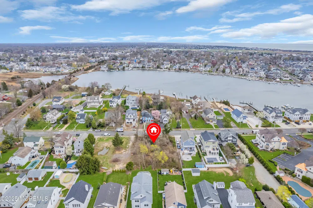 323325 Fisk Avenue Brielle, NJ 08730