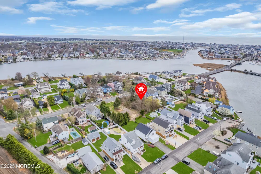 323325 Fisk Avenue Brielle, NJ 08730