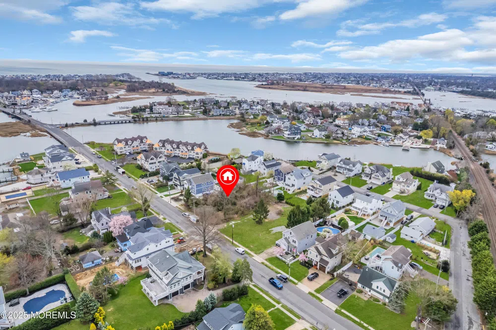 323325 Fisk Avenue Brielle, NJ 08730