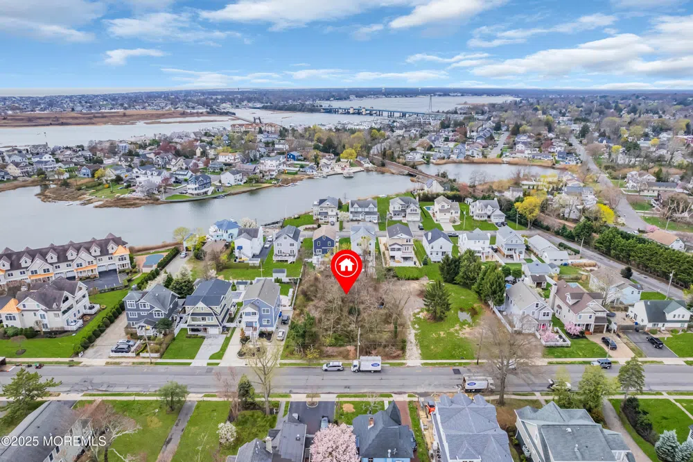 323325 Fisk Avenue Brielle, NJ 08730