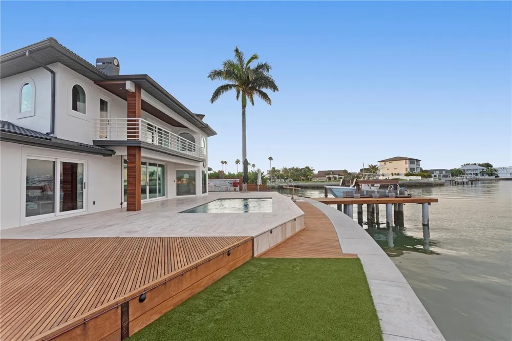 2250 DONATO DRIVE Belleair Beach, FL 33786