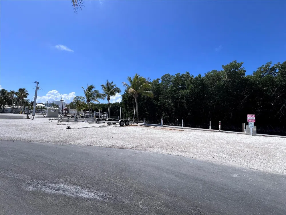 325 Calusa St #5 Key Largo, FL 33037