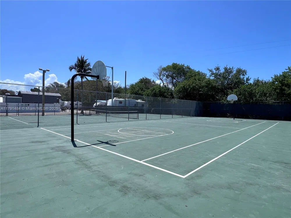 325 Calusa St #5 Key Largo, FL 33037