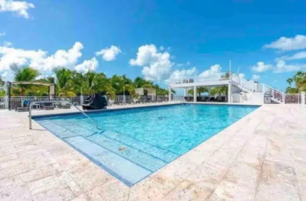 325 Calusa St #5 Key Largo, FL 33037