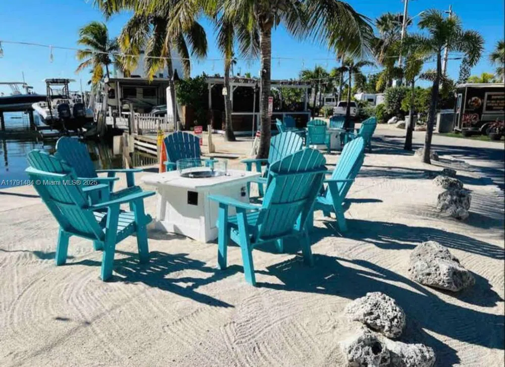 325 Calusa St #5 Key Largo, FL 33037
