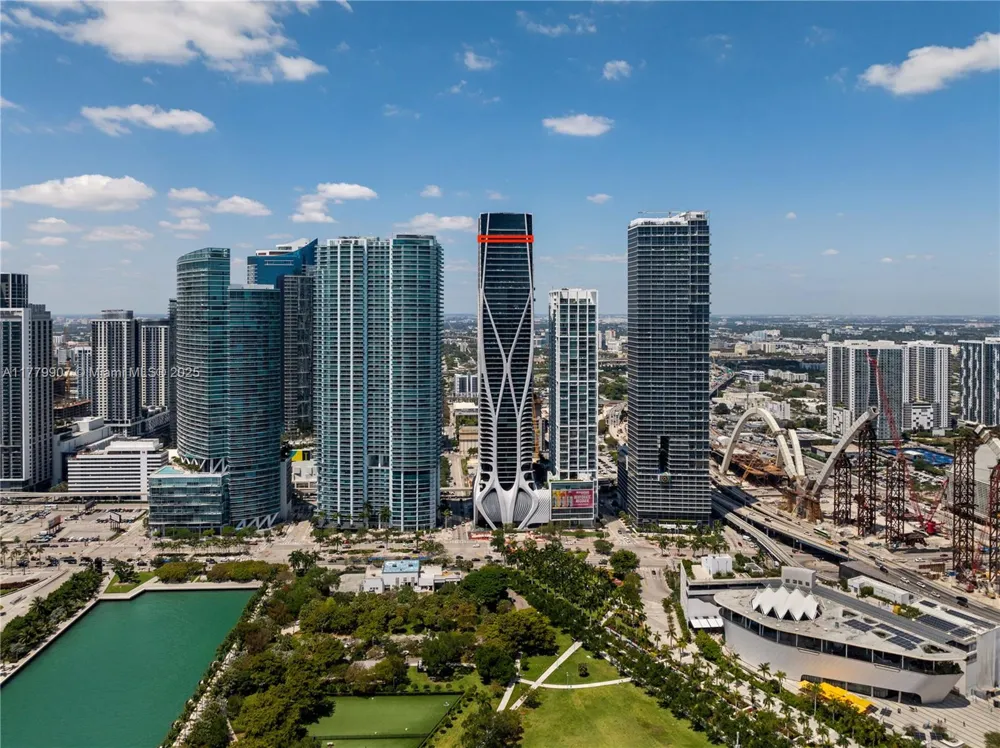 1000 Biscayne Blvd #5801 Miami, FL 33132