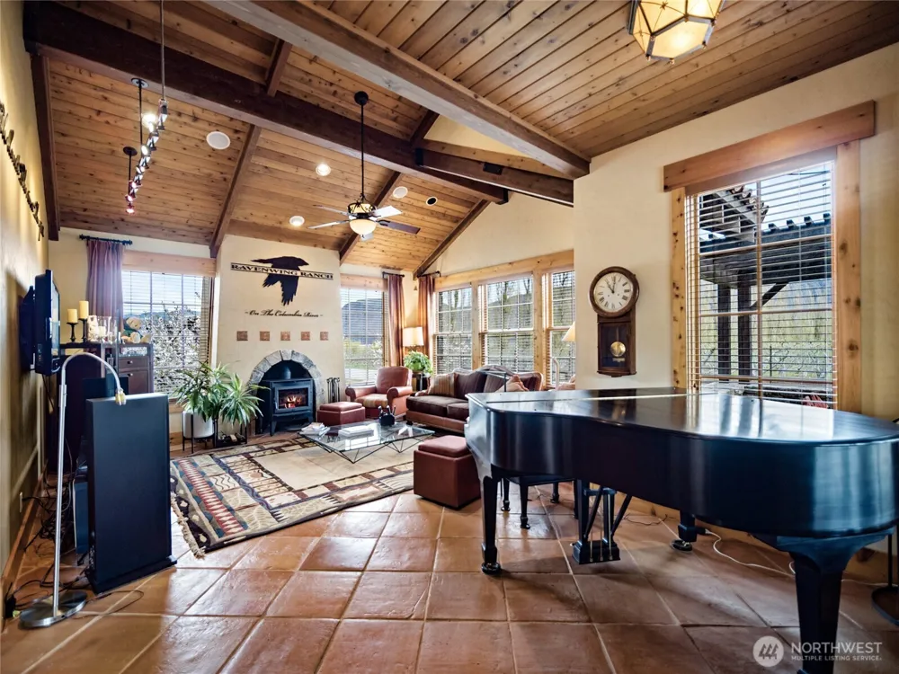 5814 Colockum Road Malaga, WA 98828
