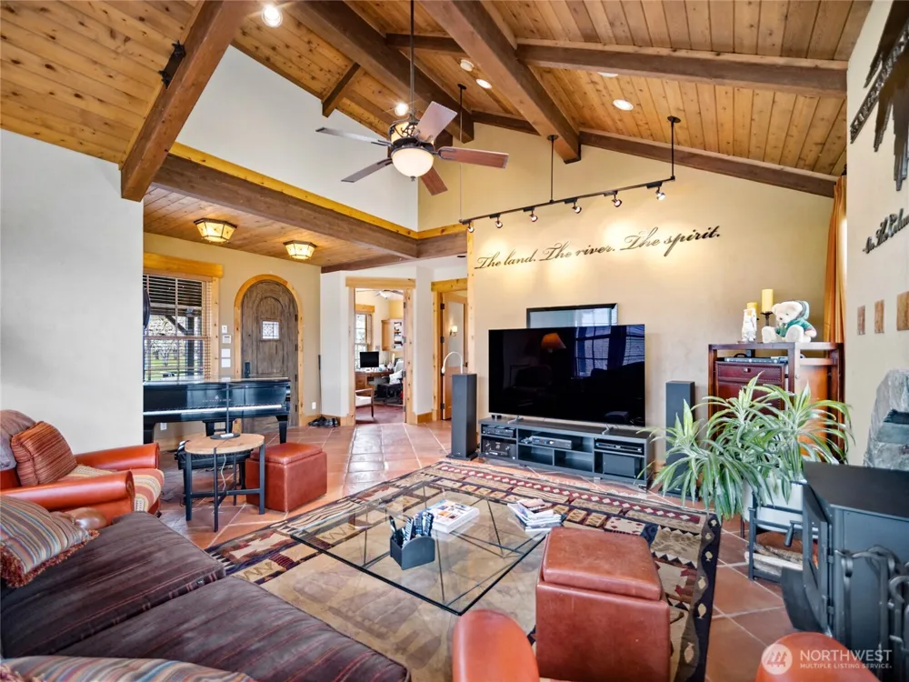 5814 Colockum Road Malaga, WA 98828