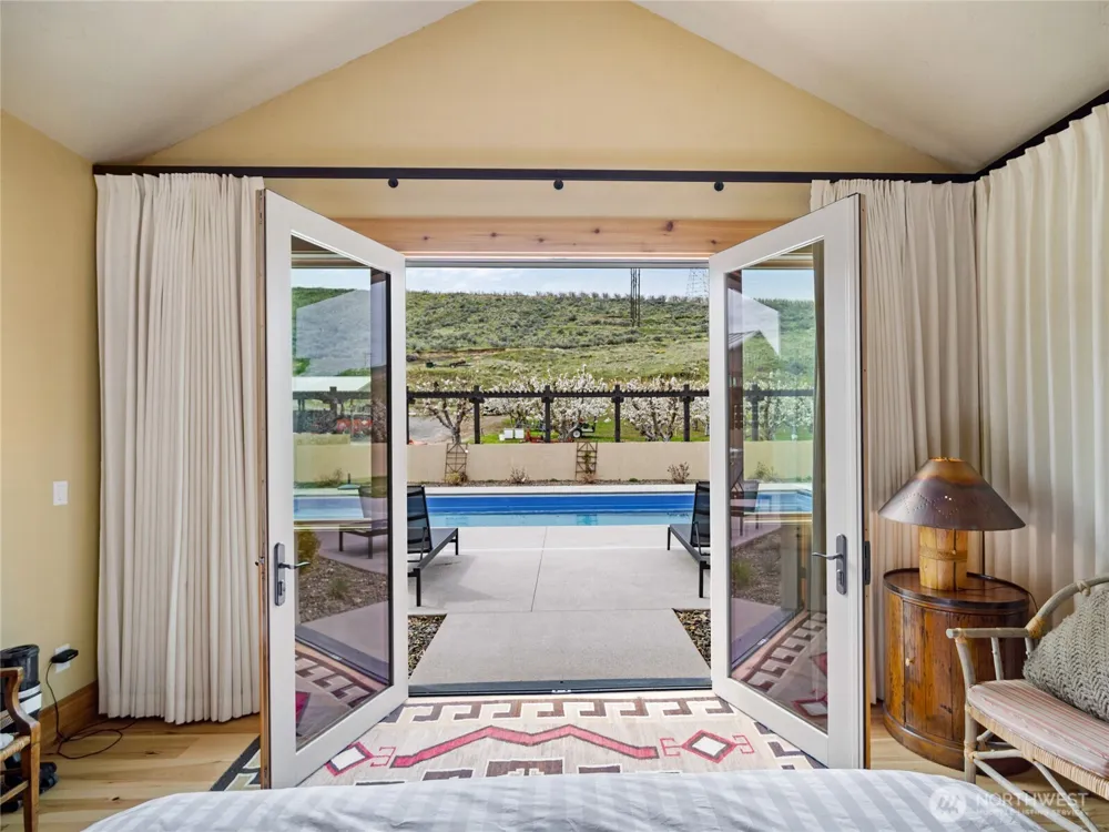 5814 Colockum Road Malaga, WA 98828