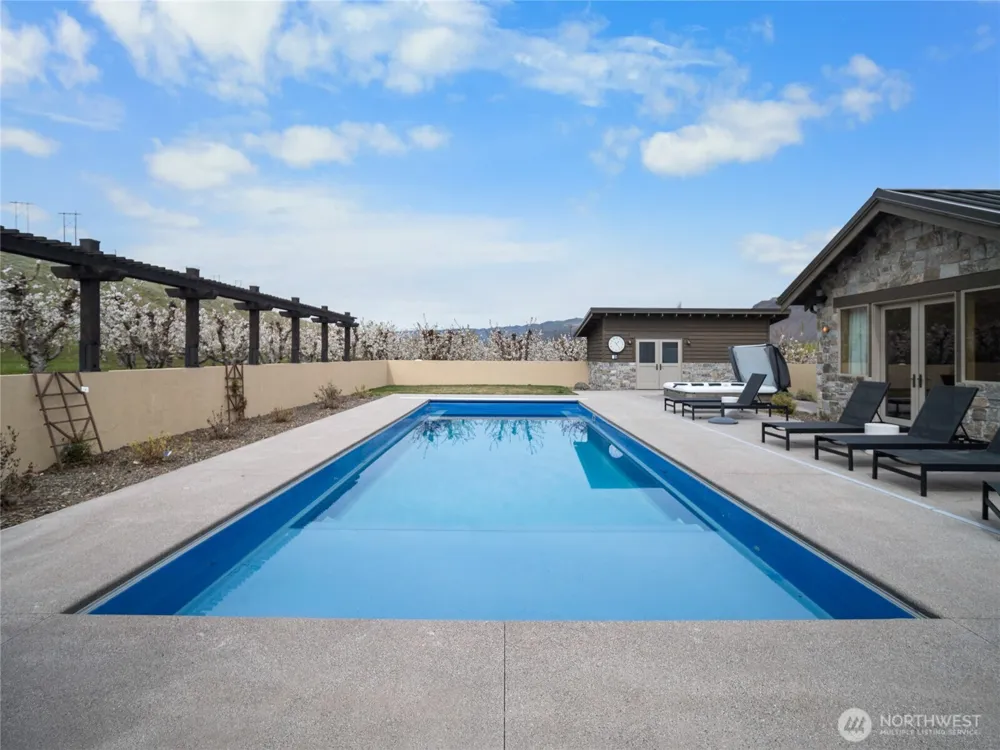 5814 Colockum Road Malaga, WA 98828