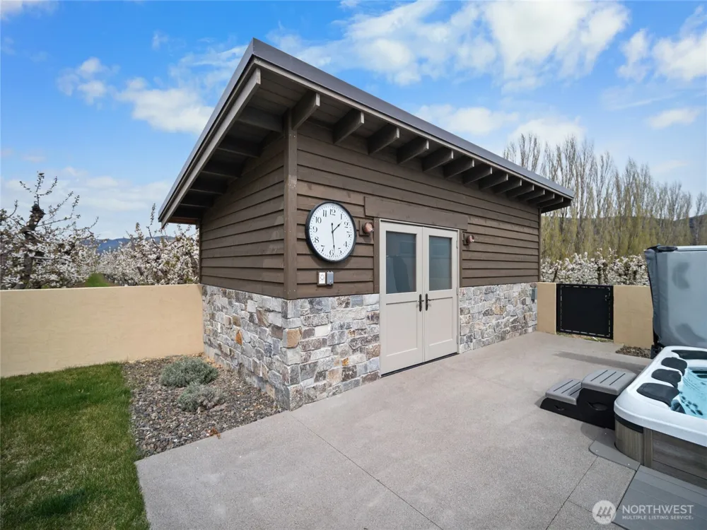5814 Colockum Road Malaga, WA 98828