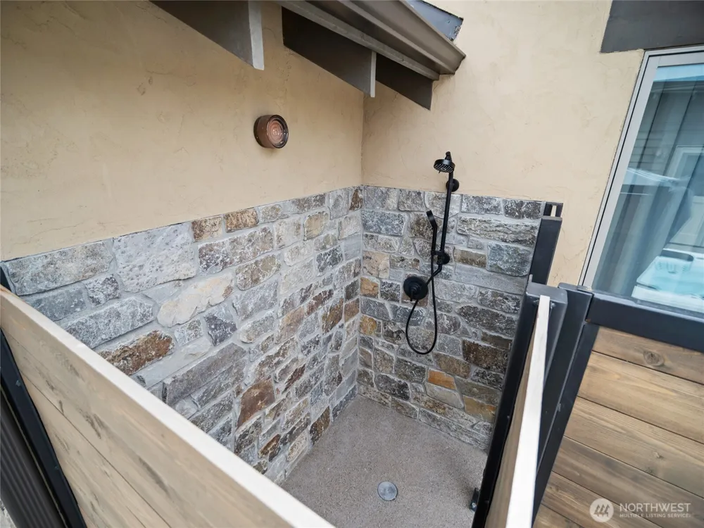 5814 Colockum Road Malaga, WA 98828