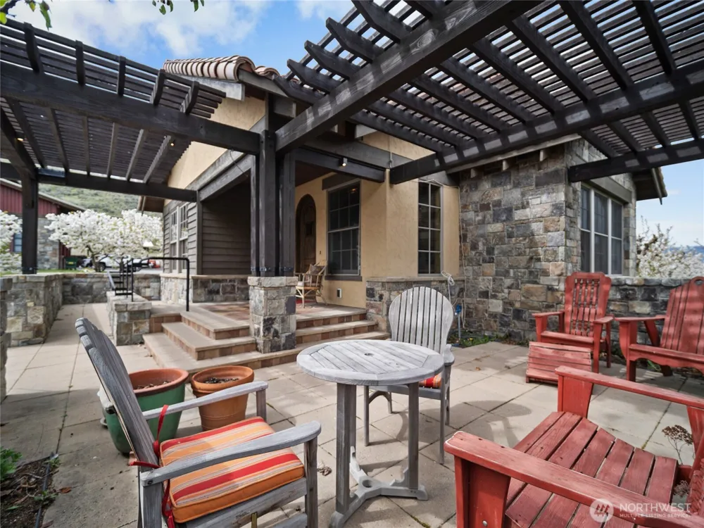5814 Colockum Road Malaga, WA 98828