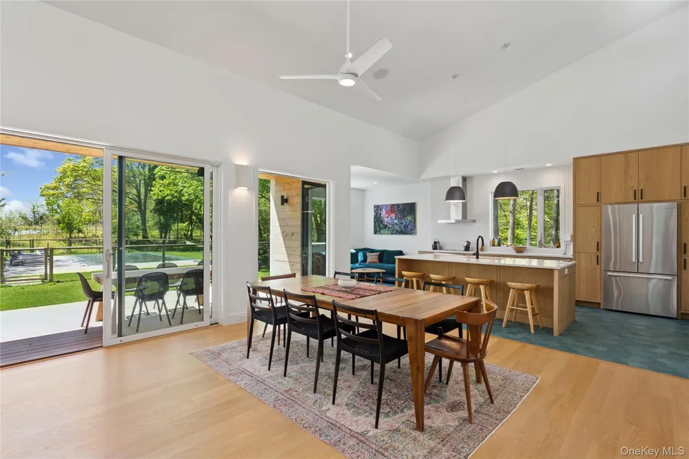 6710 Soundview Avenue Southold, NY 11971
